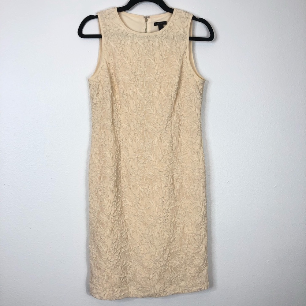 Ann Taylor sleeveless dress knee length cream neutral sheath floral applique